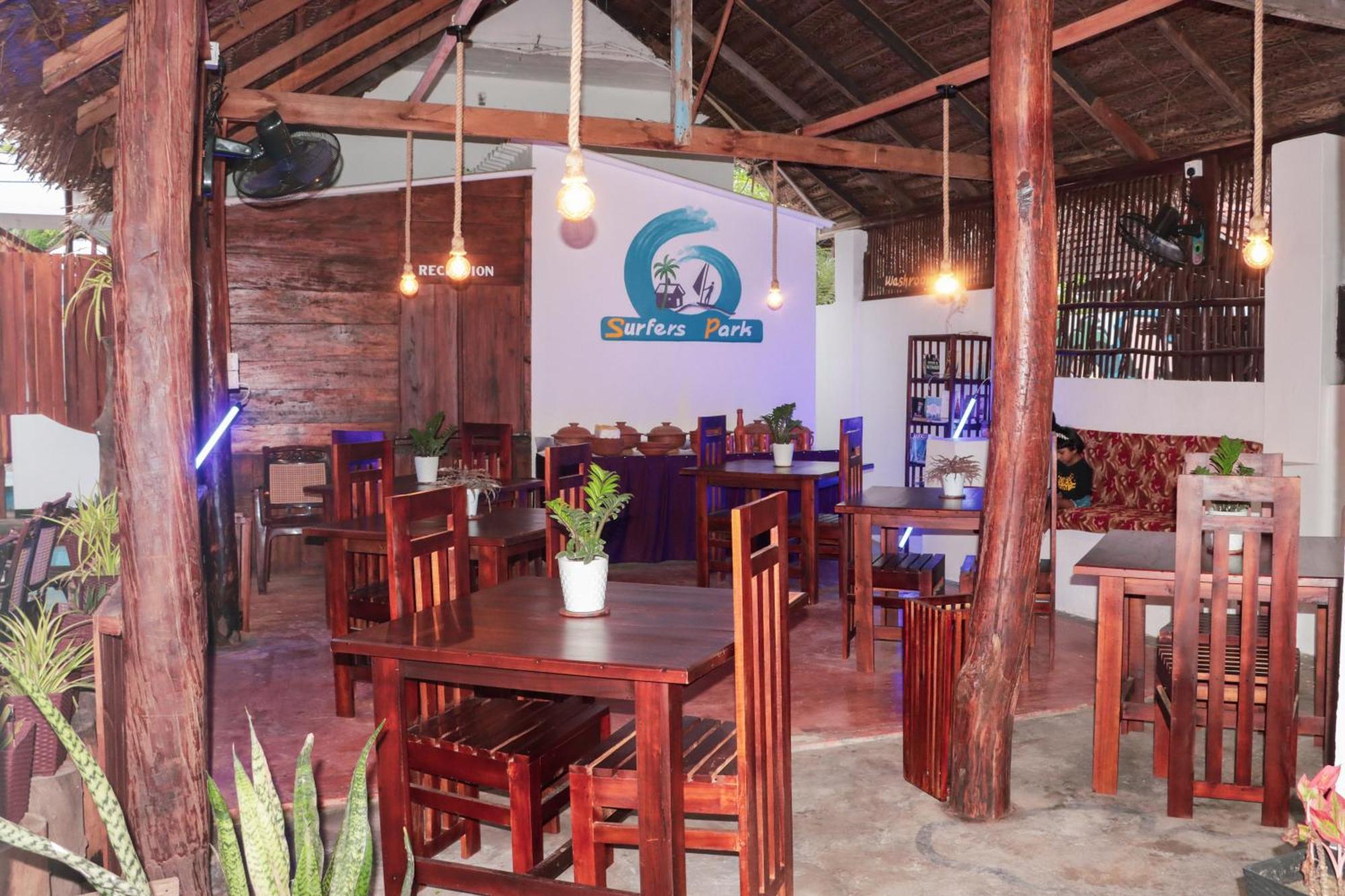 Surfers Park Arugambay Bed & Breakfast อารูกัมเบย์ ภายนอก รูปภาพ