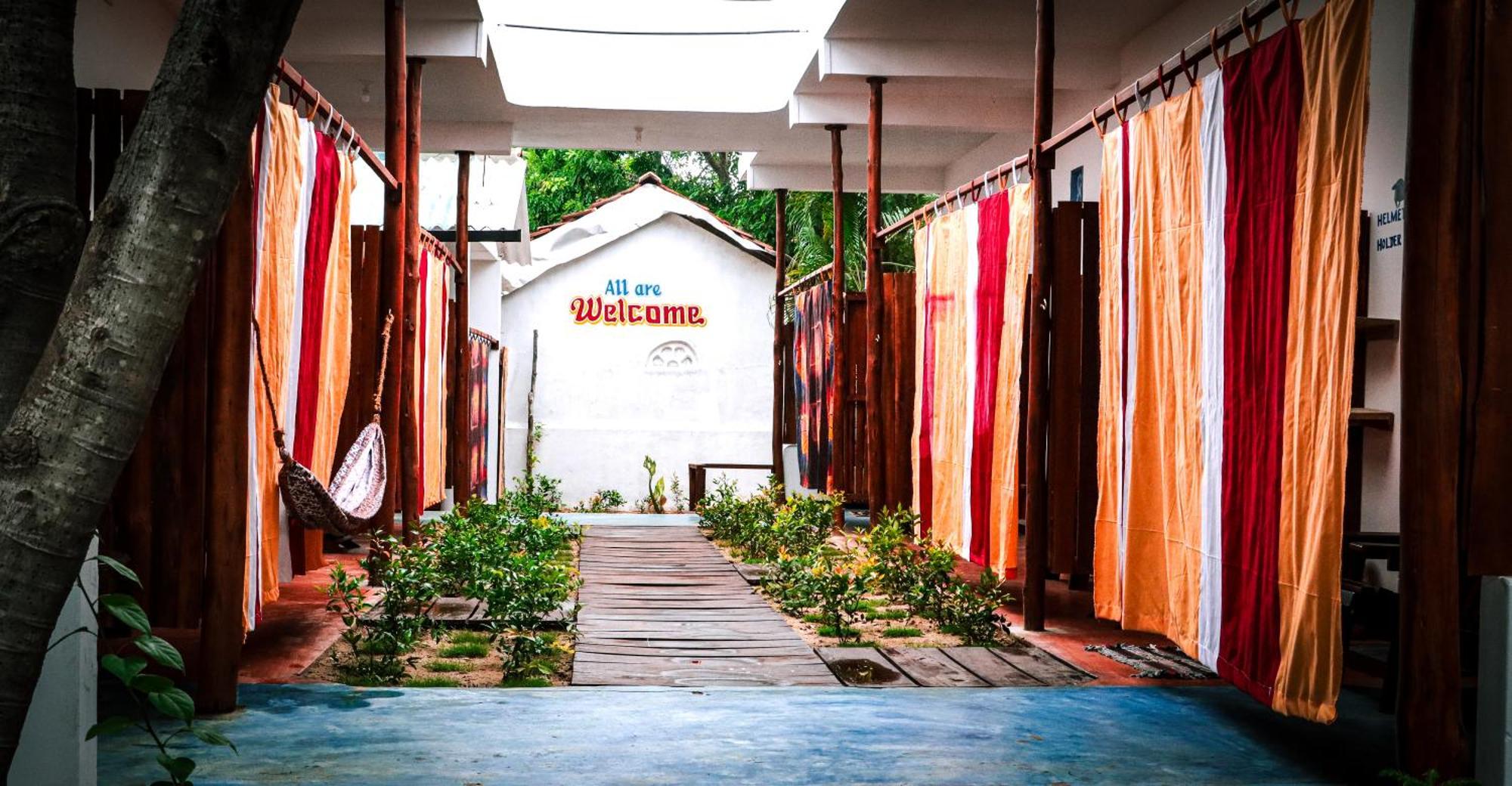 Surfers Park Arugambay Bed & Breakfast อารูกัมเบย์ ภายนอก รูปภาพ